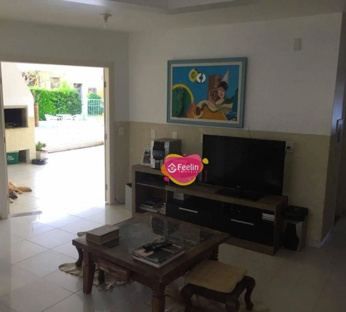 Casa de 280 m² con espacio de home office y bañera