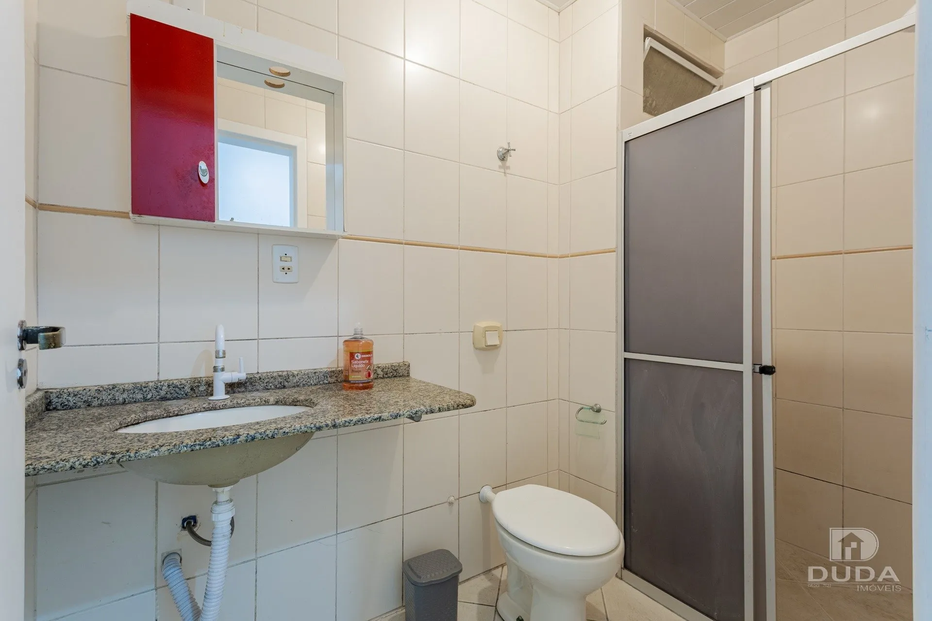 25 m² studio with compact kitchenette and 1 bathroom — photo 7
