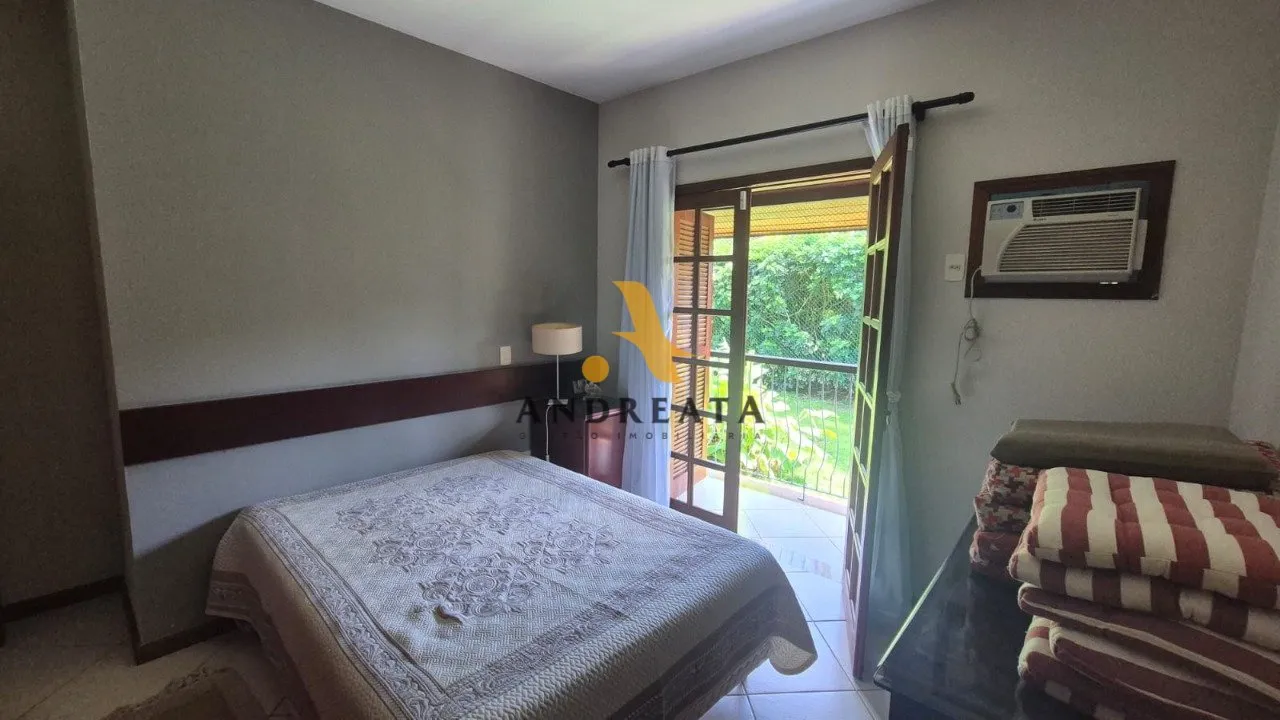 Casa de 307 m² com janelas do piso ao teto e banheira — photo 37