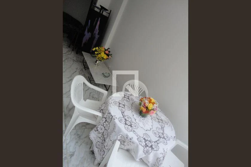 Furnished apartment with 4 bedrooms and 120 m² — photo 46