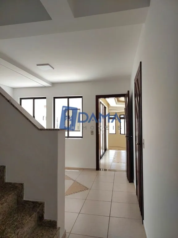 Триплекс-дім на 450 м² з 2 спальнями-сюїтами — photo 2