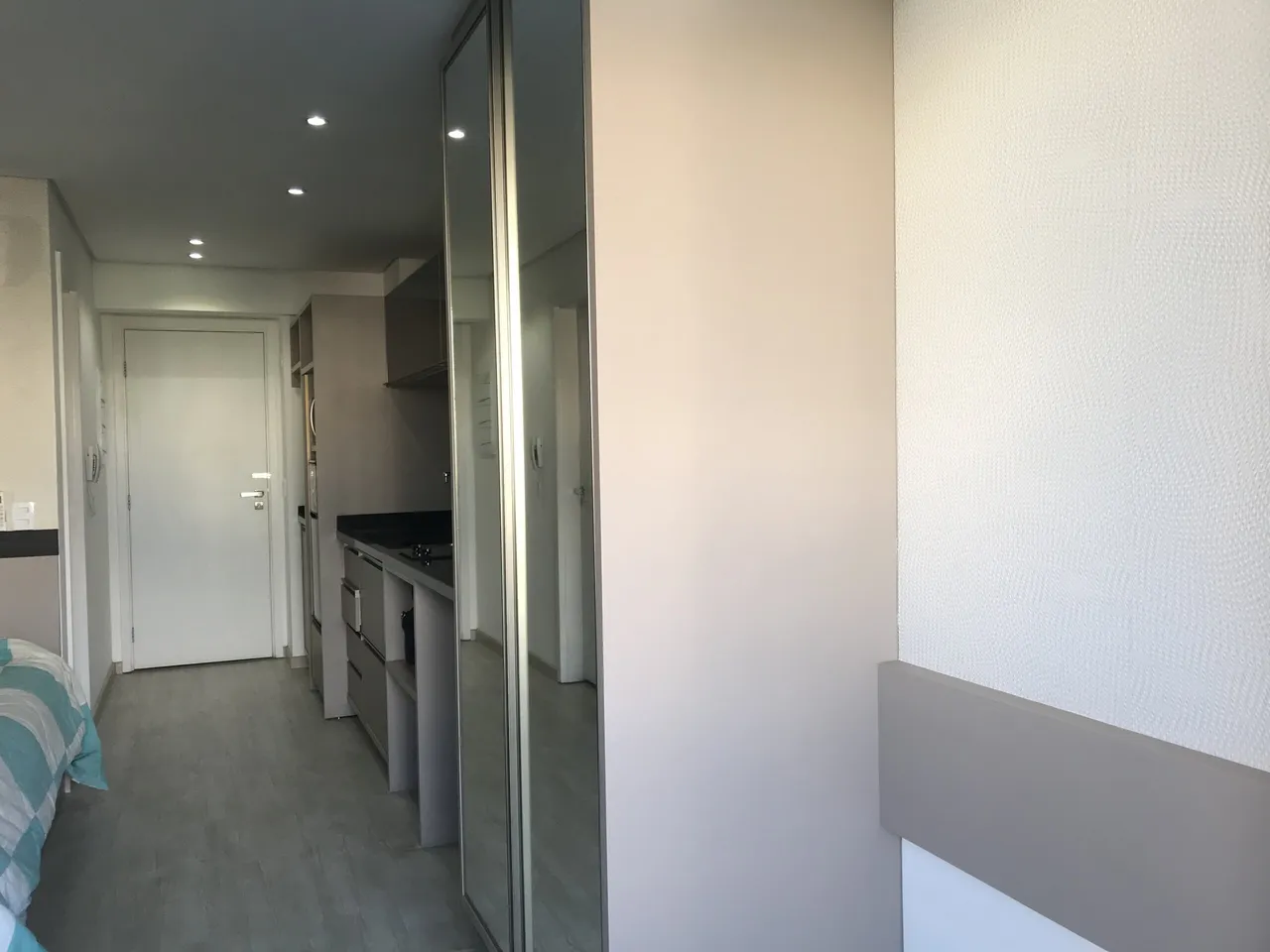 Furnished 1-bedroom apartment with a balcony — photo 6