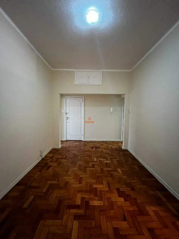 2-bedroom apartment with wood or laminate floors — photo 17