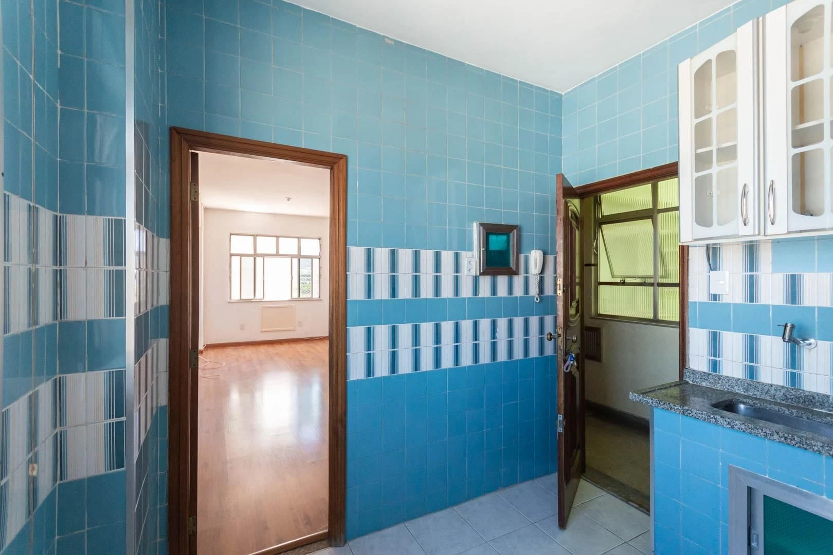 2-bedroom apartment with 1 bathroom, no parking space — photo 27