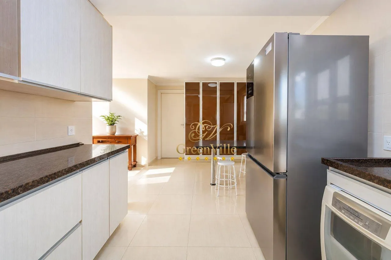 House with built-in balcony grill and 4 en-suite suites — photo 12