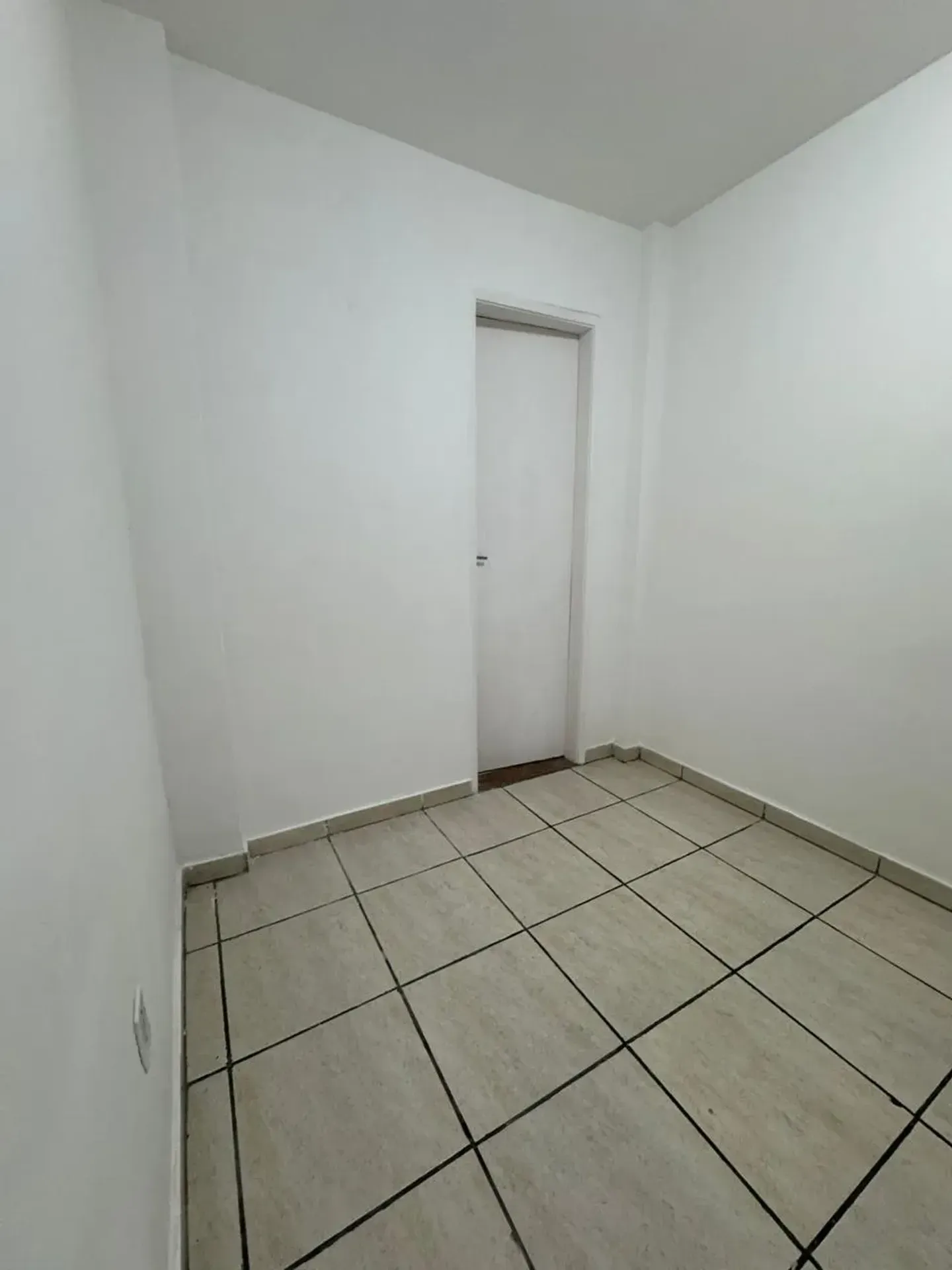 Unfurnished apartment with 2 bedrooms and 2 bathrooms — photo 25
