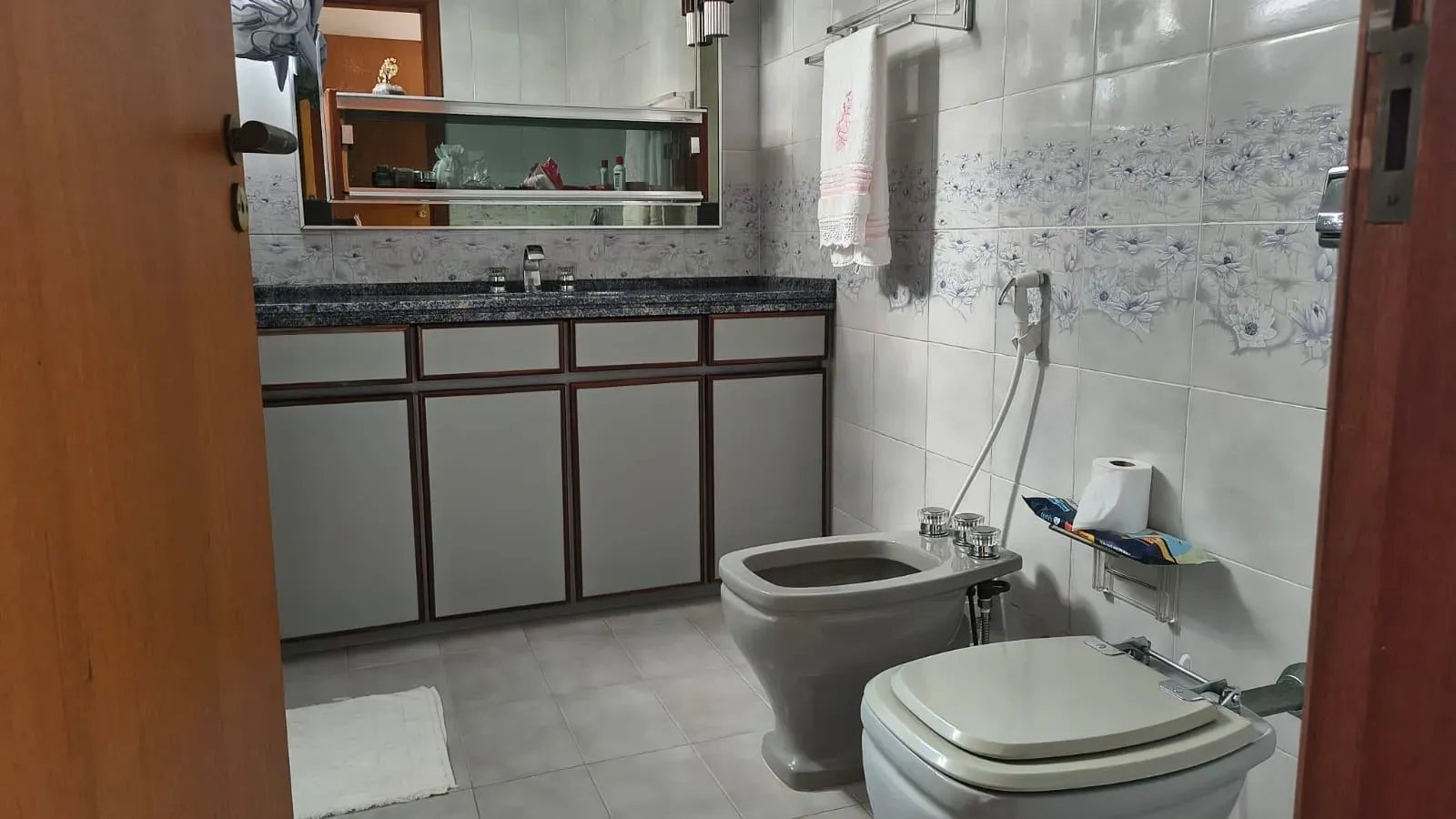 2-bedroom house with a water view in Florianópolis — photo 33