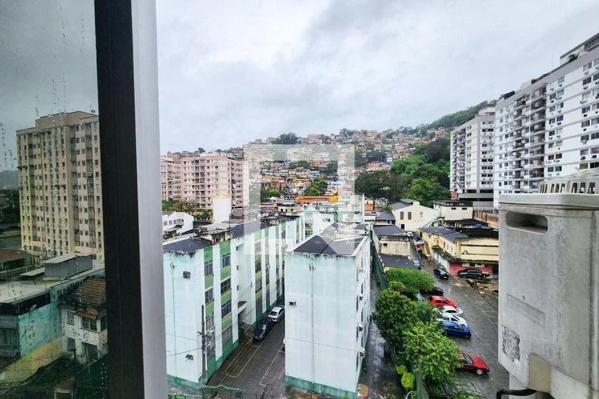 Furnished apartment, 58 m², with a glass-enclosed balcony — photo 42