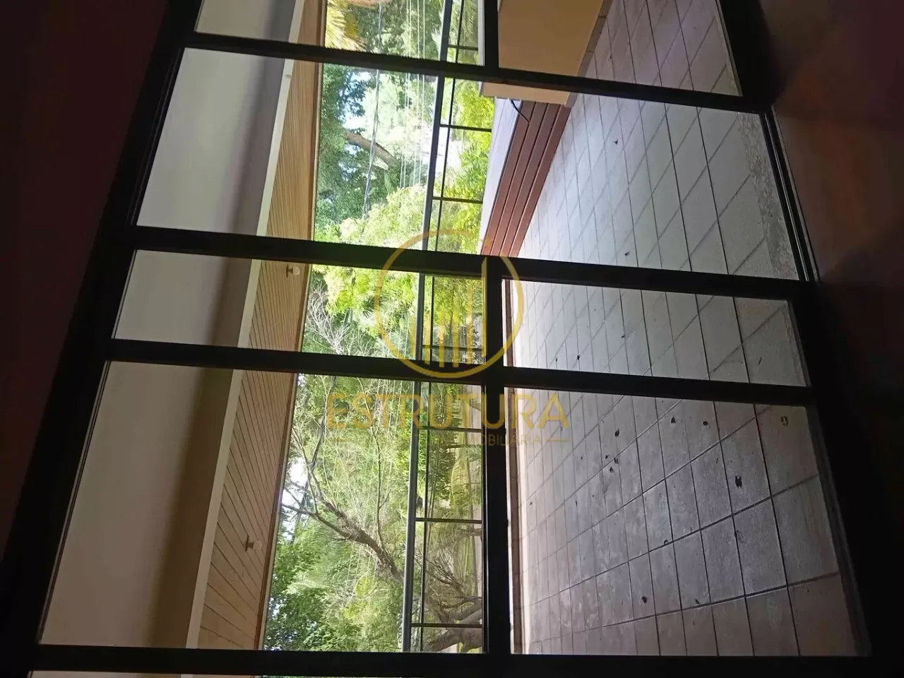 4-bedroom apartment with 3 bathrooms and a balcony — photo 14
