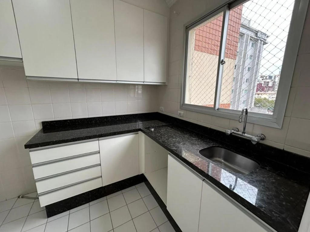 3-bedroom apartment with a home office in Curitiba — photo 3