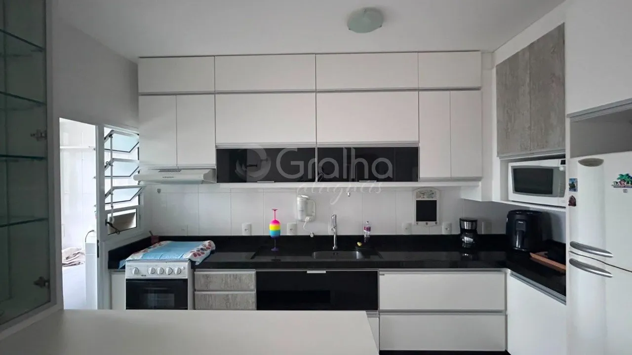 Furnished 99 m² apartment with 2 bedrooms and an en-suite — photo 2