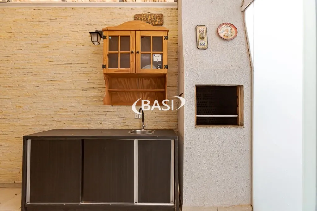 Two-story house with 3 bedrooms and 3 bathrooms, 2 parking — photo 25
