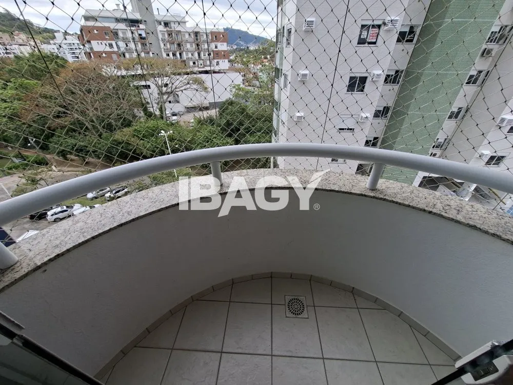 Квартира с 3 спальнями и отдельной кухней с газом — photo 16