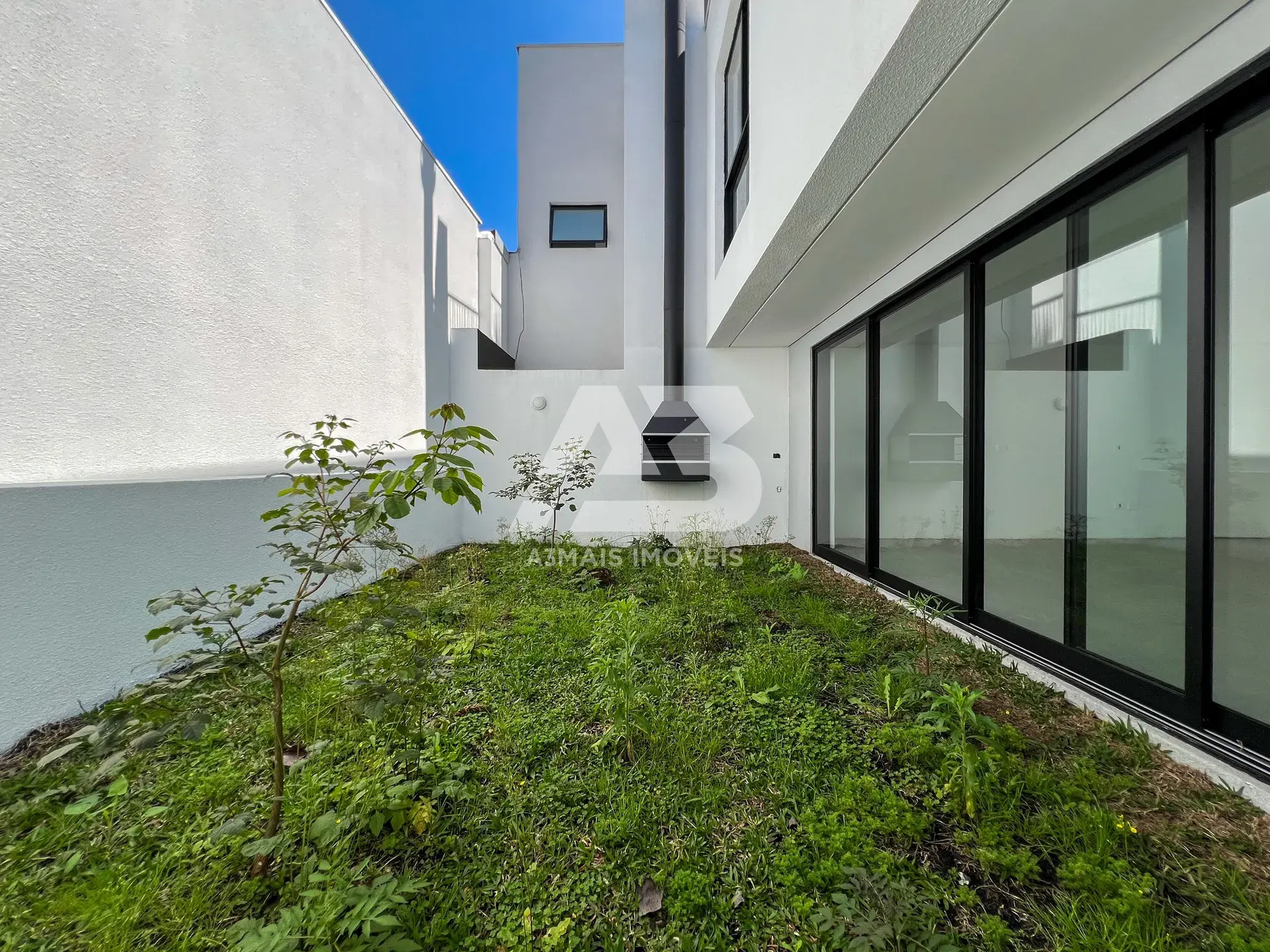 3-bedroom house with floor-to-ceiling windows in Curitiba — photo 12