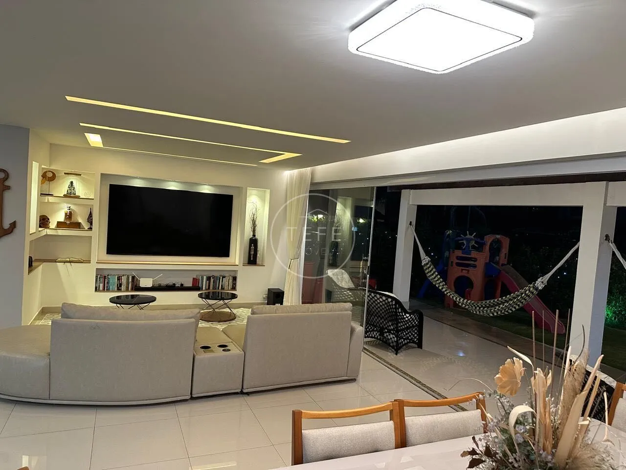 House for rent with 5 suites and 290 m² — photo 10