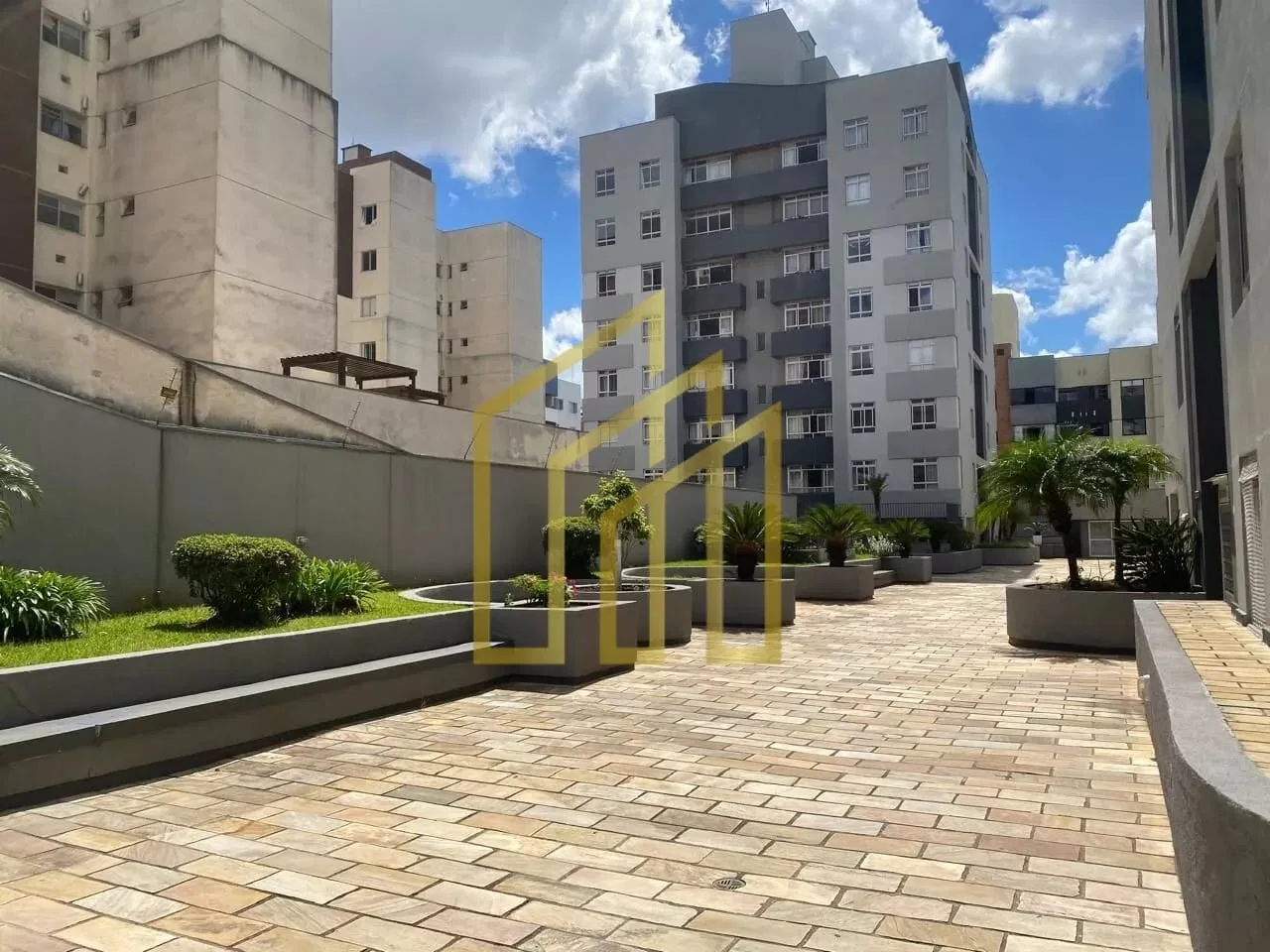 3-bedroom apartment with 1 bathroom, 81 m² and 2 parking spots — photo 3