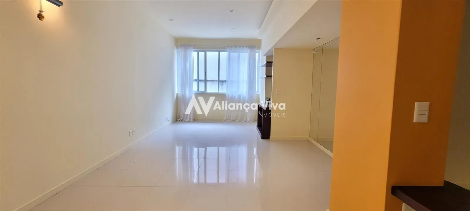 96 m² unfurnished apartment with 2 bedrooms and suite — photo 3