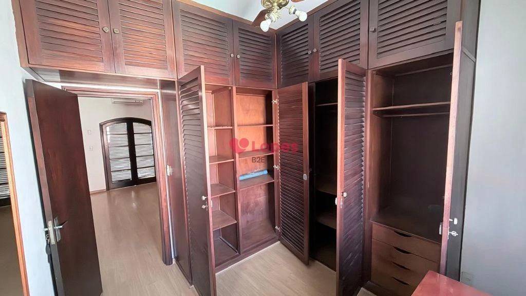 Casa de 450 m² com 3 quartos e fogão a gás — photo 34