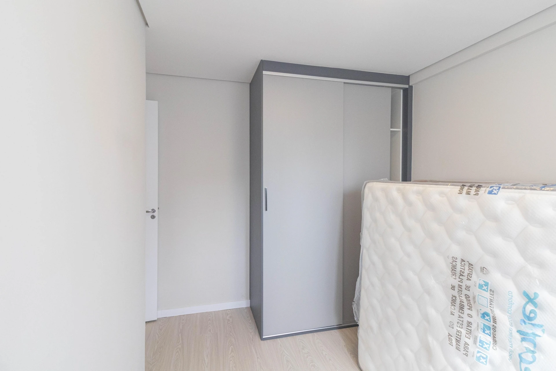 2-bedroom apartment with a washing machine in Curitiba — photo 15
