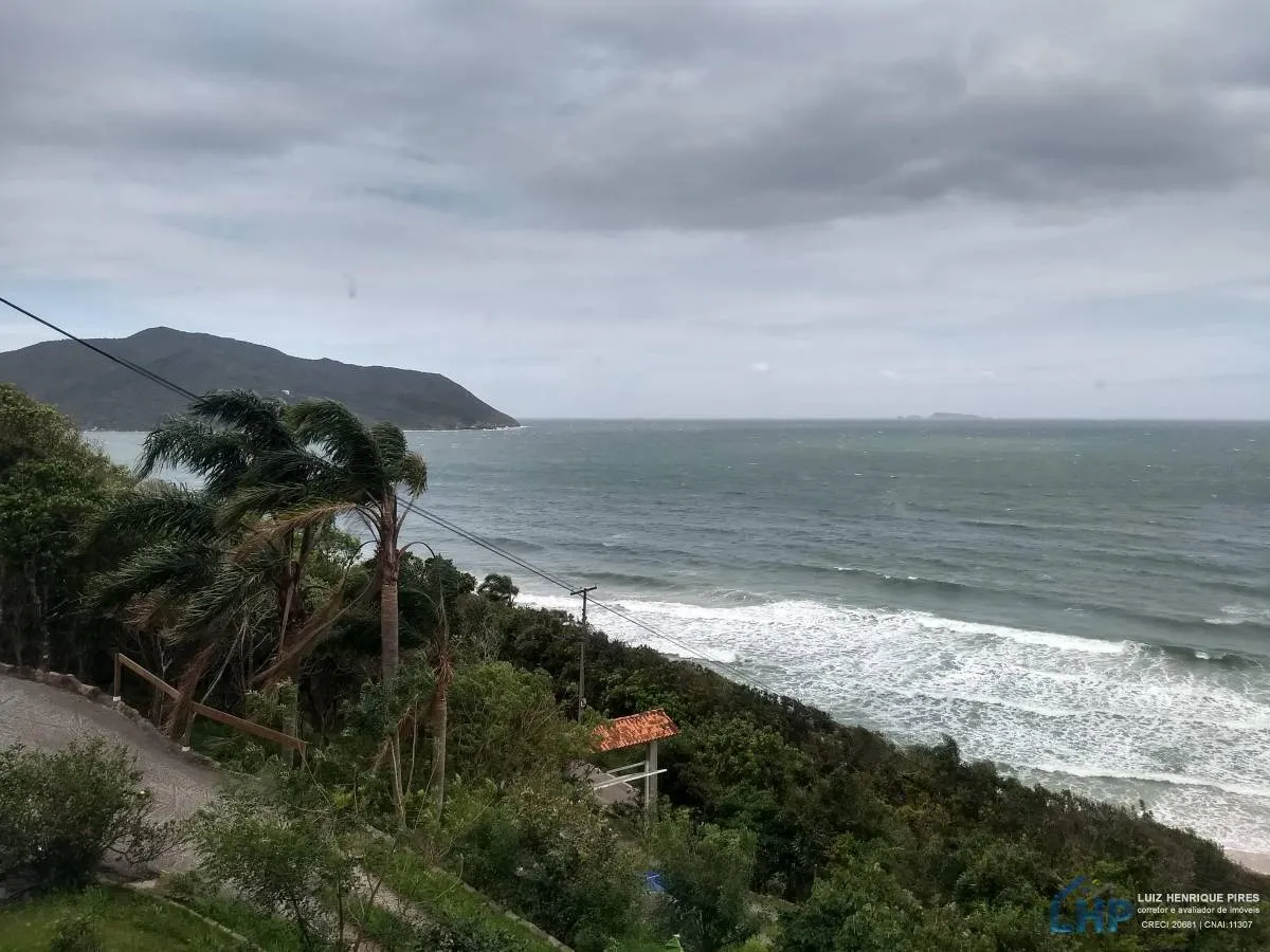 5-bedroom house with a water view in Florianópolis — photo 5