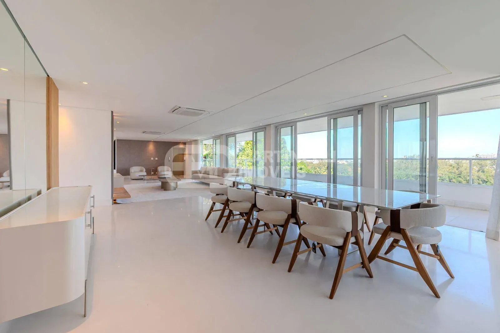 Furnished house with 5 bedrooms and 6 bathrooms — photo 21