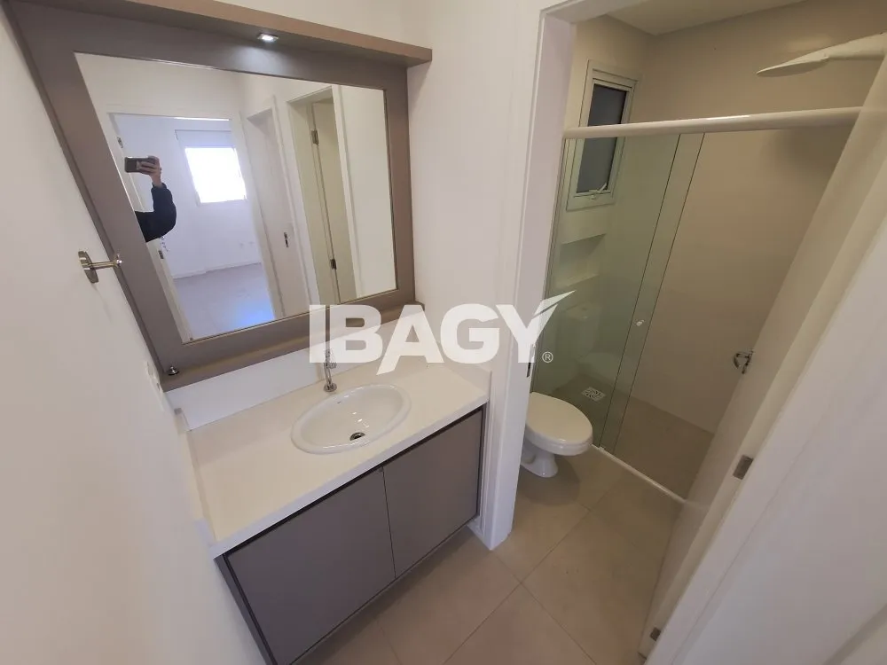 2-bedroom apartment with open-plan kitchen and parking — photo 15