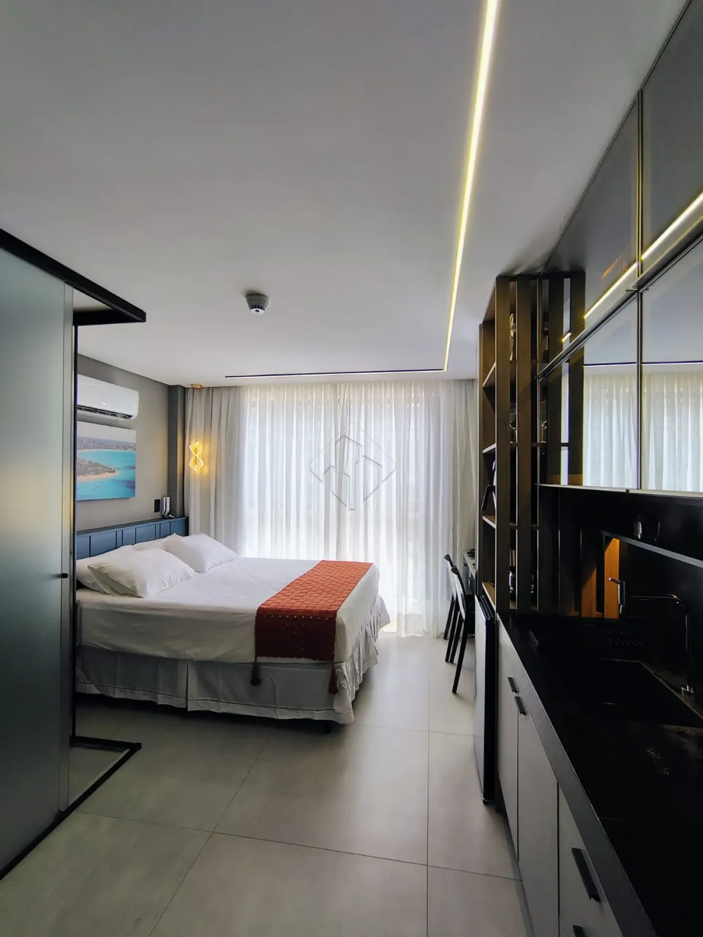 Мебльована квартира 18 м² з 1 спальнею