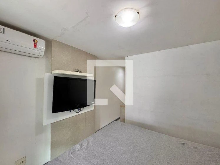 Furnished apartment, 132 m², with a glass-enclosed balcony — photo 45