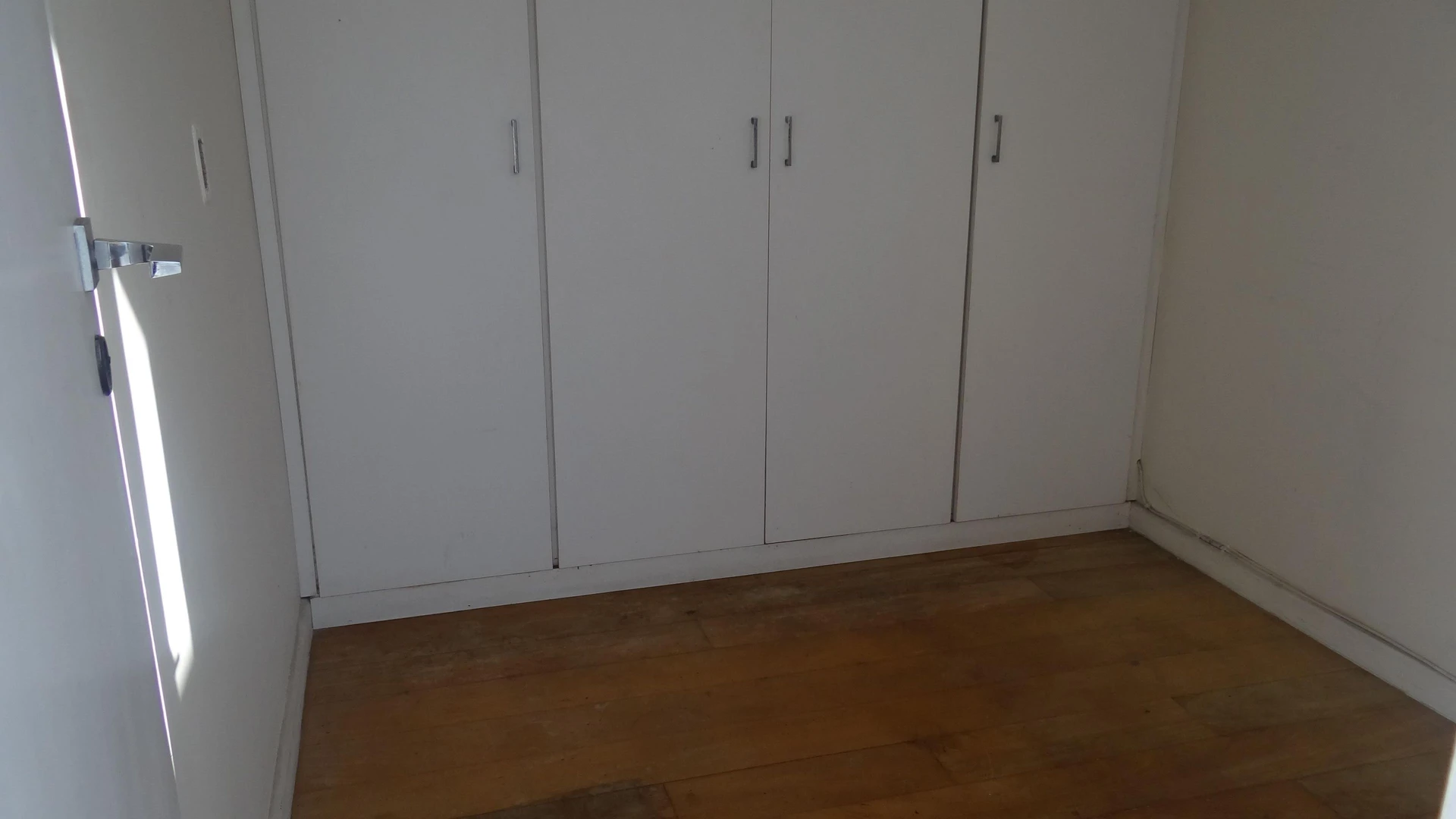 Apartamento sin amueblar con 3 dormitorios y balcón — photo 48