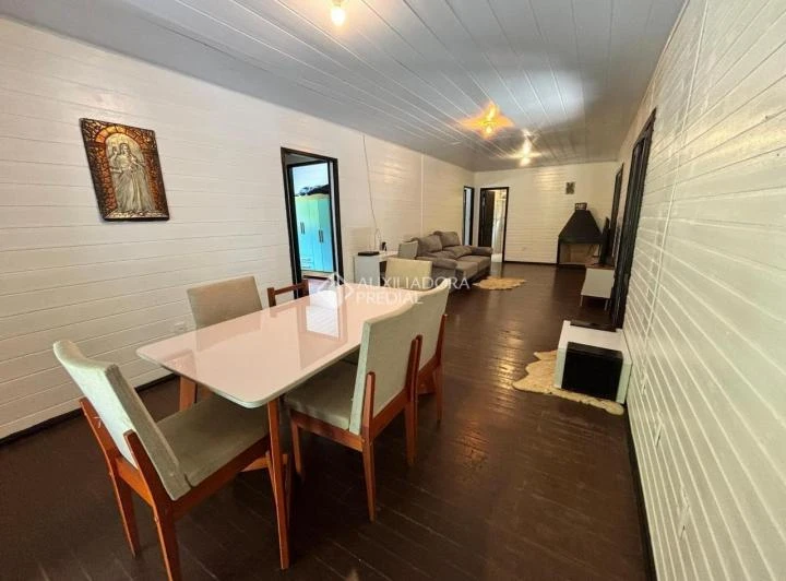 Furnished 165 m² house with 3 bedrooms and gas kitchen