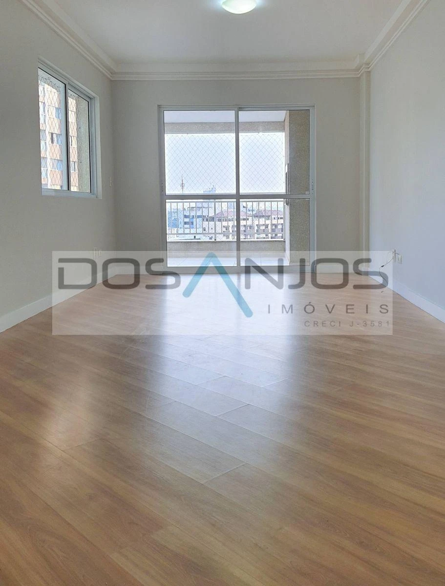 3-bedroom apartment in a building with a gym — photo 10