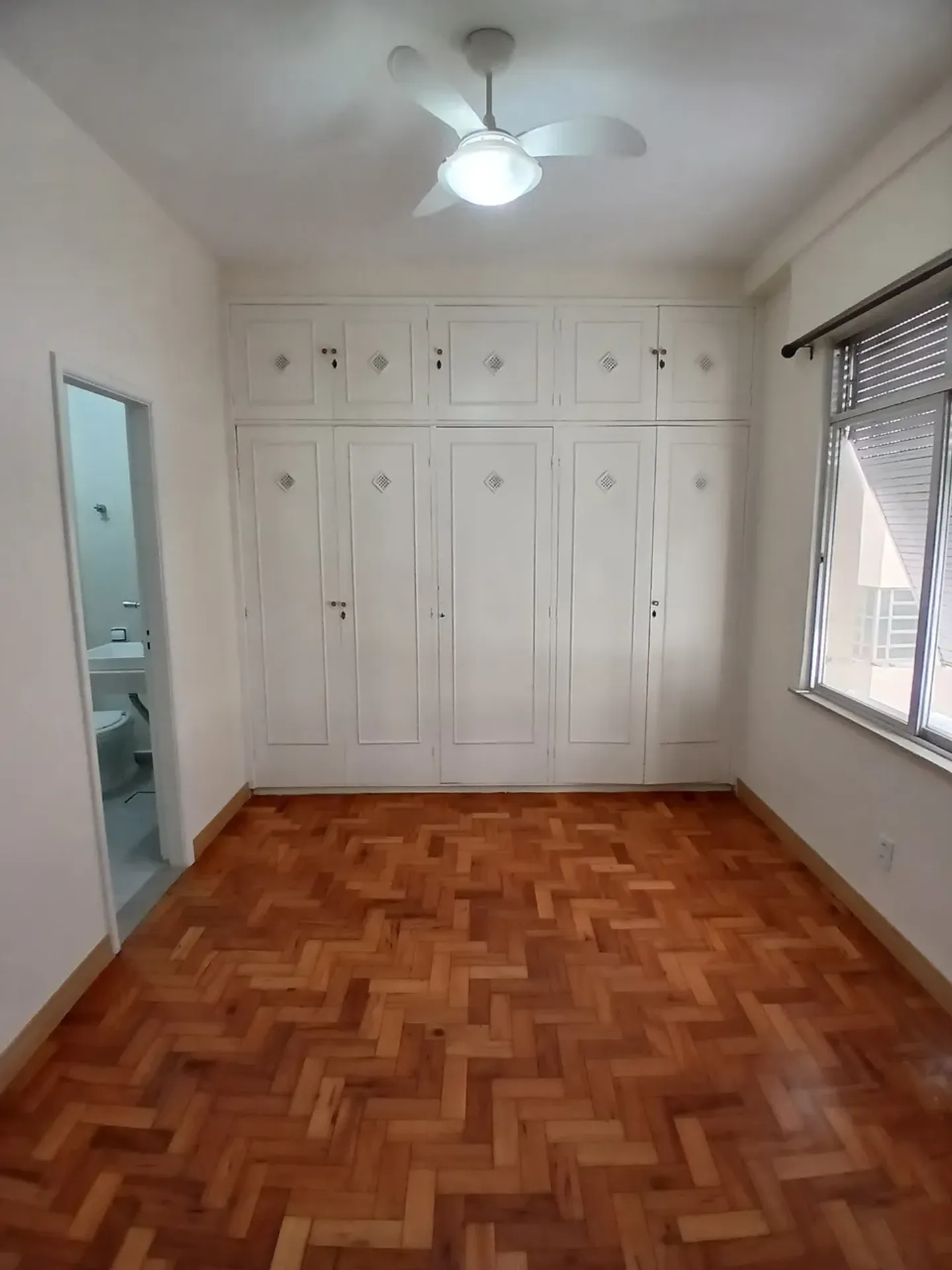Apartamento no 4º andar com piso de madeira ou laminado — photo 11