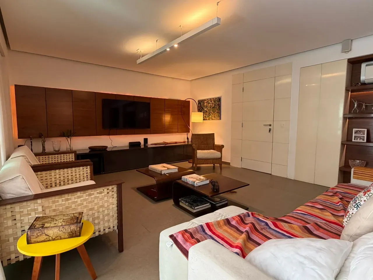 Apartamento com 3 quartos, 3 banheiros e varanda fechada — photo 25