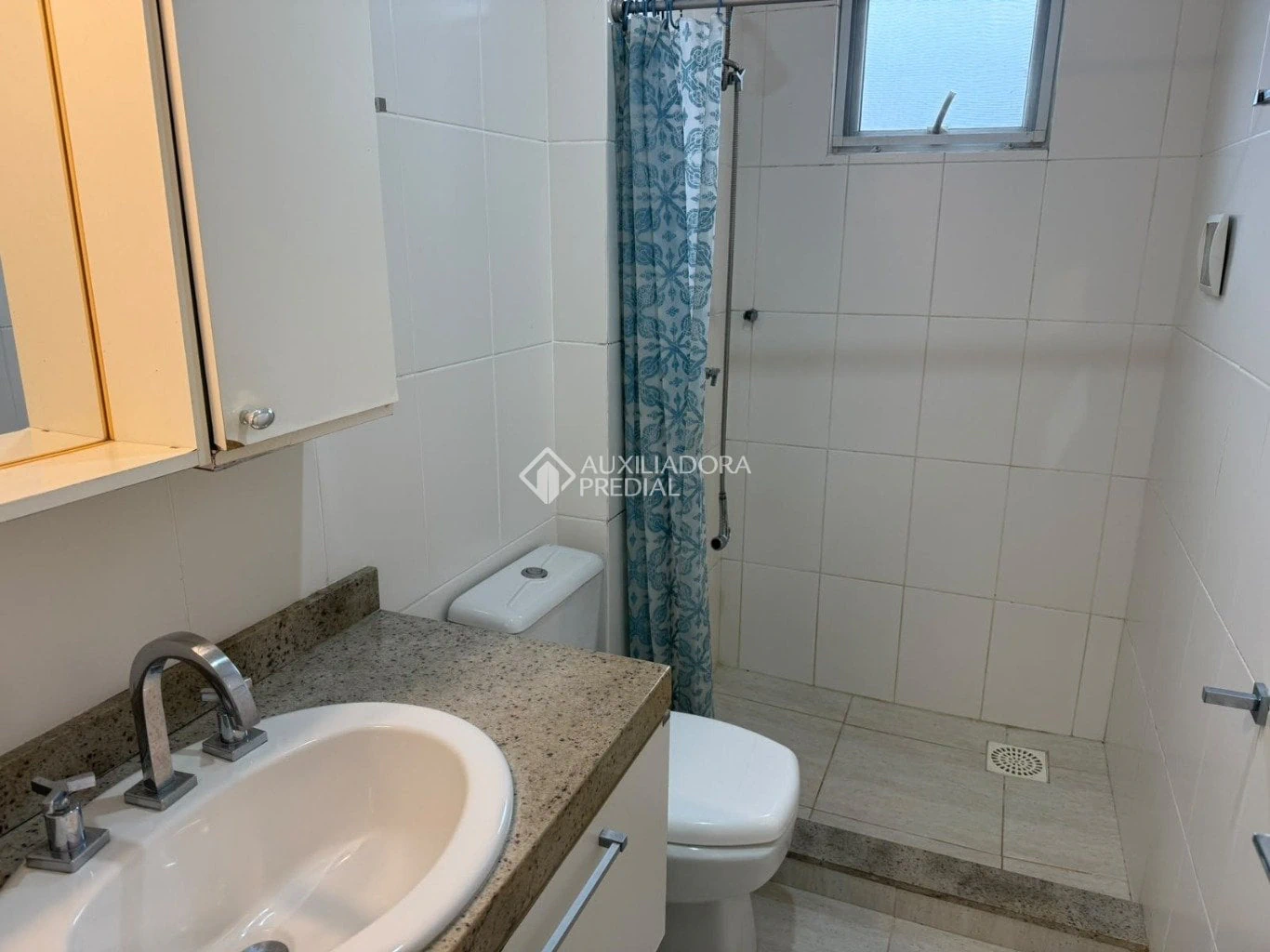 Furnished apartment, 105 m², with a grill on the balcony — photo 25