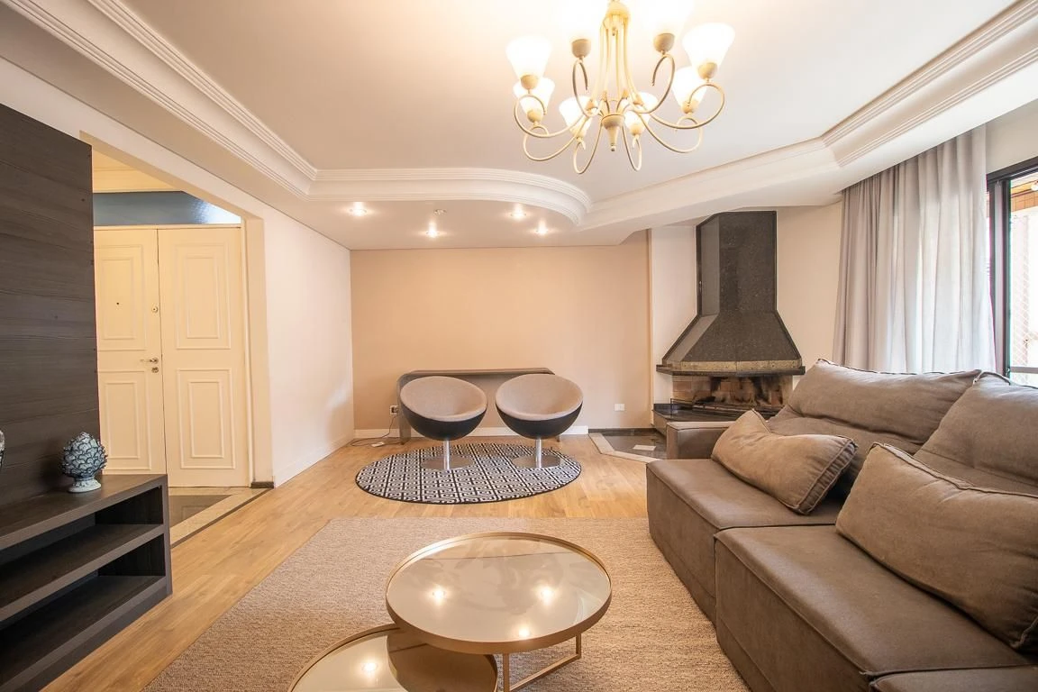 3-bedroom apartment with a bathtub in Curitiba — photo 28