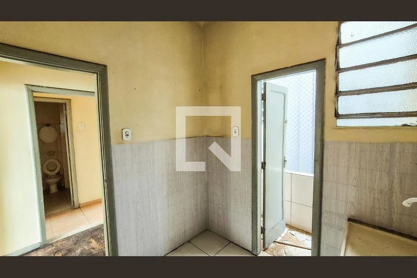 58 m² rental apartment with 2 bedrooms and balcony — photo 2