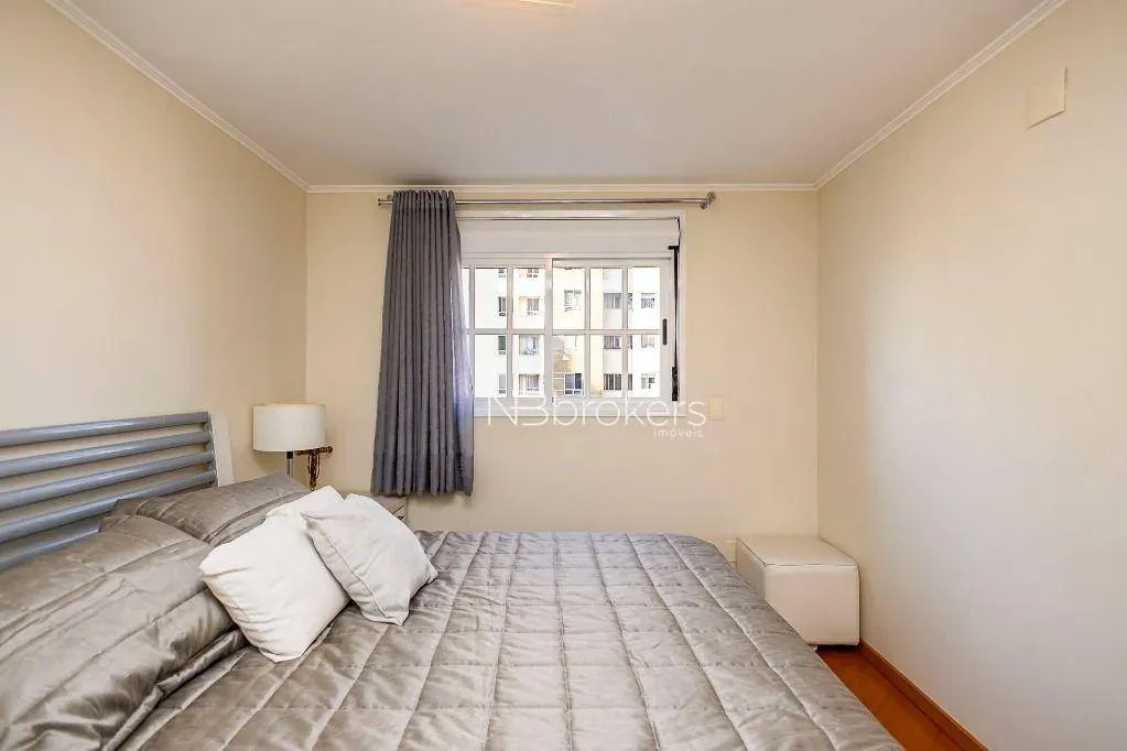 3-bedroom apartment with a walk-in closet — photo 42