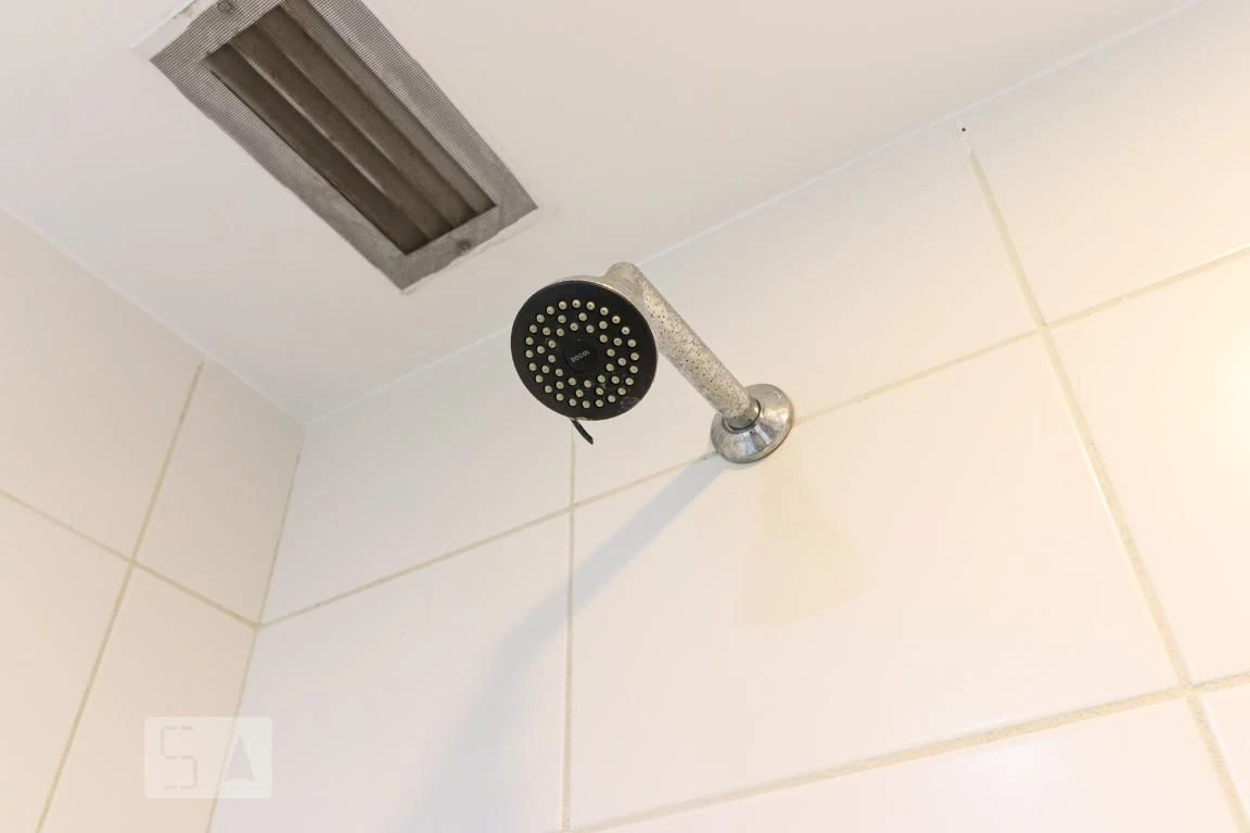 Rental apartment with 4 bedrooms and a glassed-in balcony — photo 44