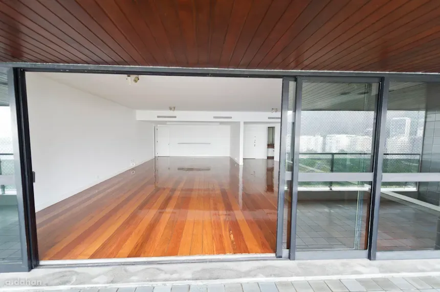 Unfurnished apartment with 4 bedrooms and 5 bathrooms — photo 4