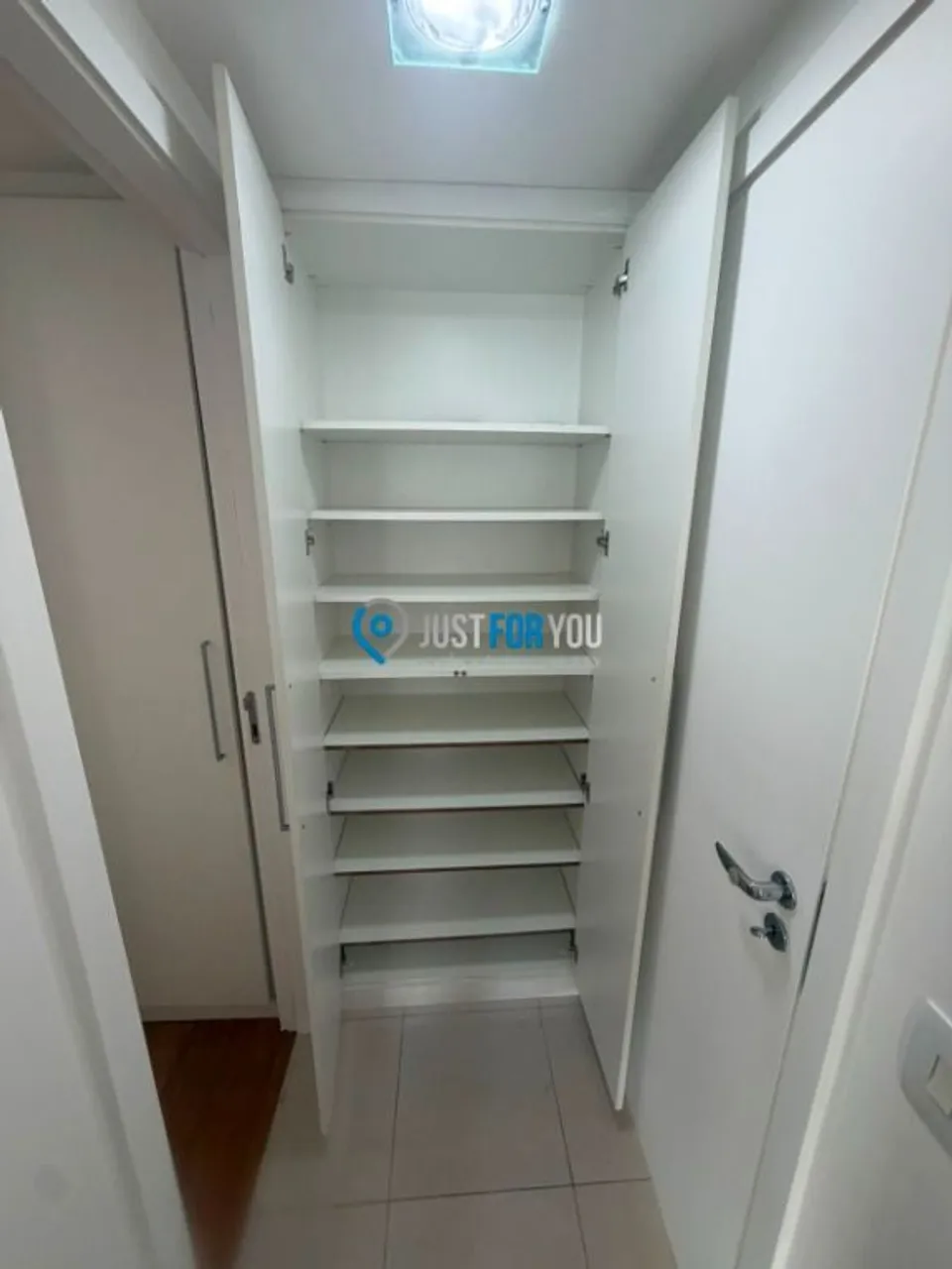 Apartamento de 2 quartos com varanda envidraçada — photo 16