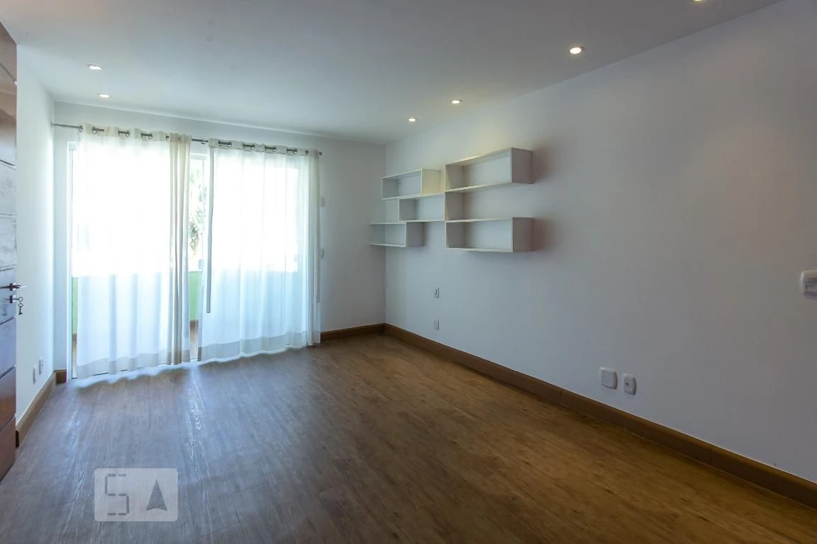 Unfurnished house with 5 en-suite bedrooms and private garden — photo 20
