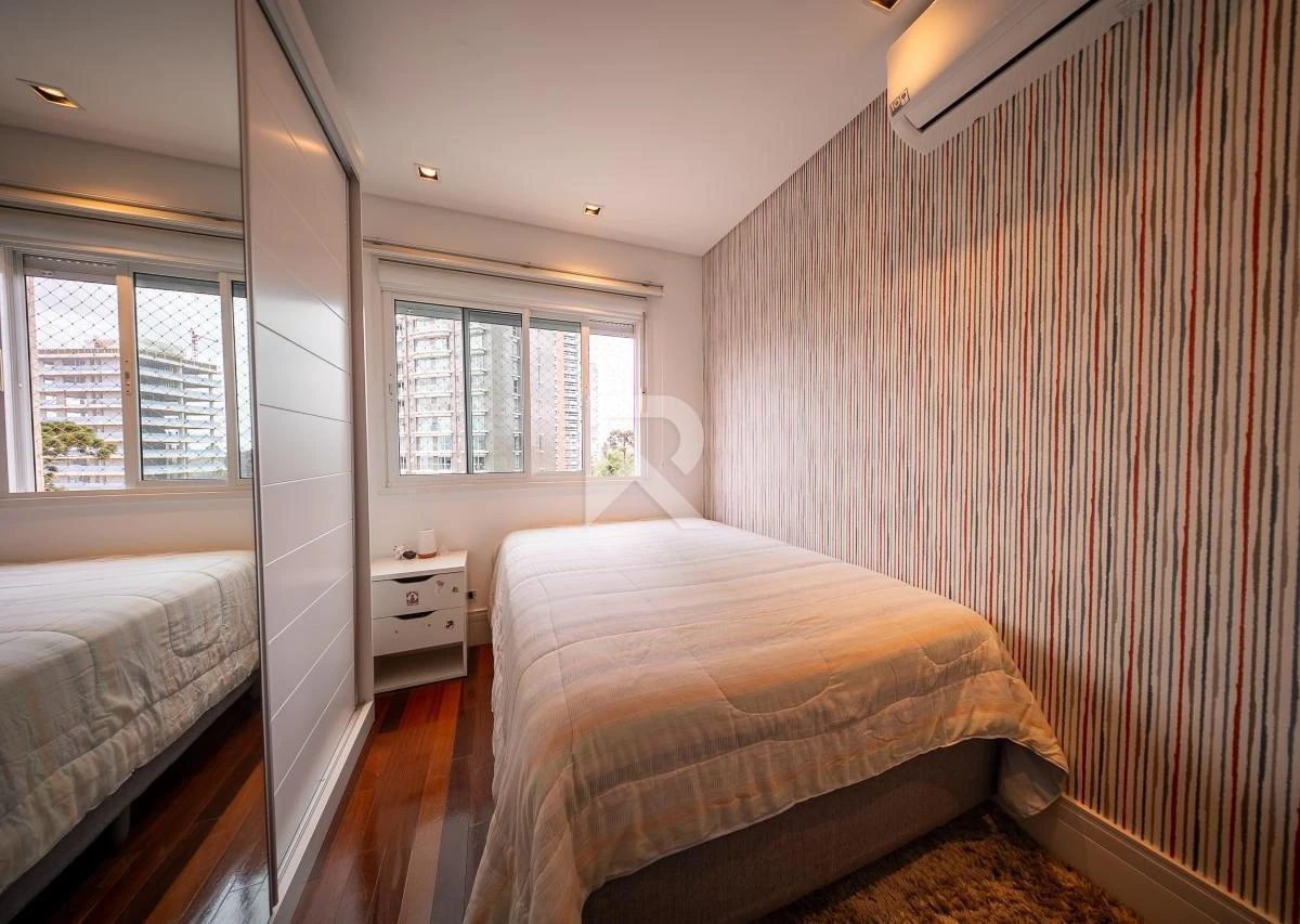 Балкон з грилем та 4 спальні: квартира 186 м² — photo 24