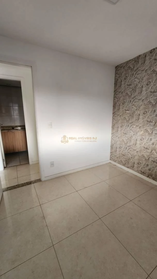Unfurnished apartment with 3 bedrooms and 2 bathrooms — photo 17
