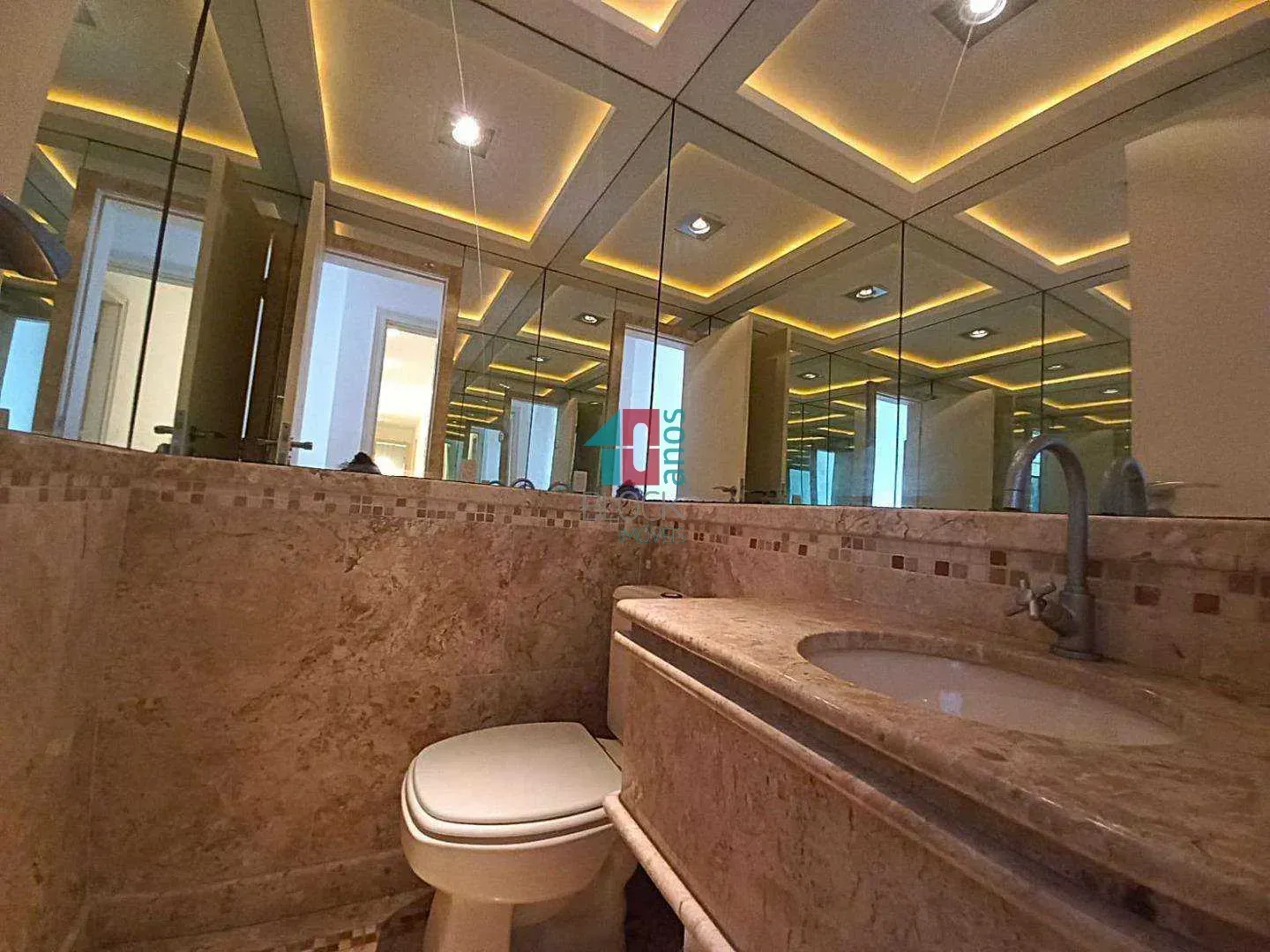 Apartamento mobiliado, 175 m², com janelas do piso ao teto — photo 4