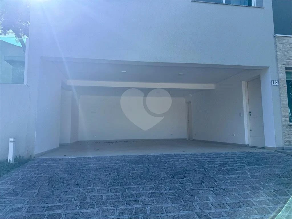 5-bedroom house with floor-to-ceiling windows — photo 29