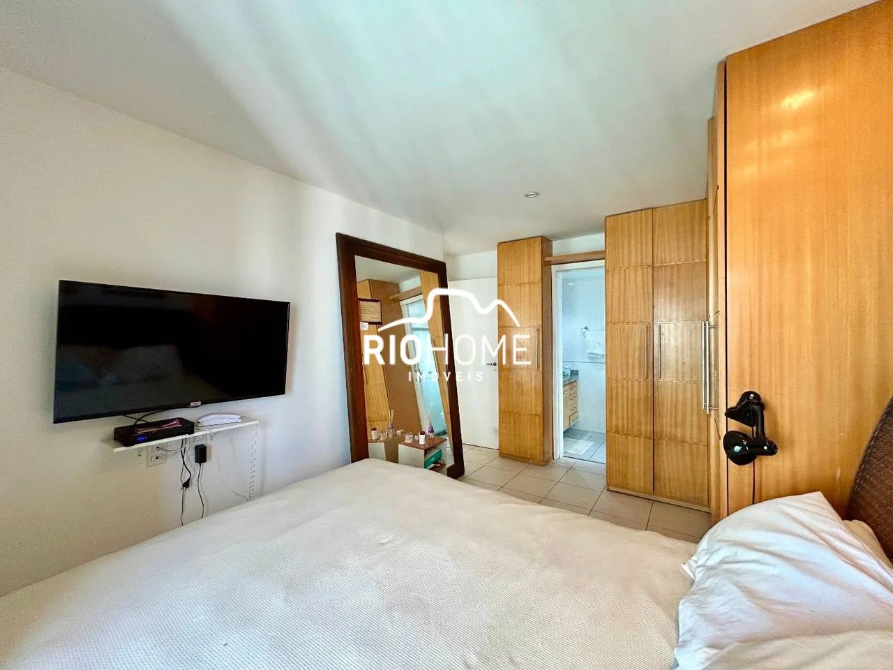 4-bedroom apartment with a water view in Rio de Janeiro — photo 18