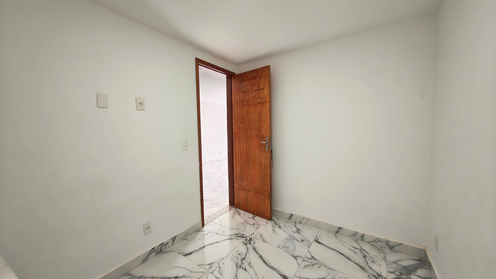 2-bedroom apartment with a glass-enclosed balcony — photo 17
