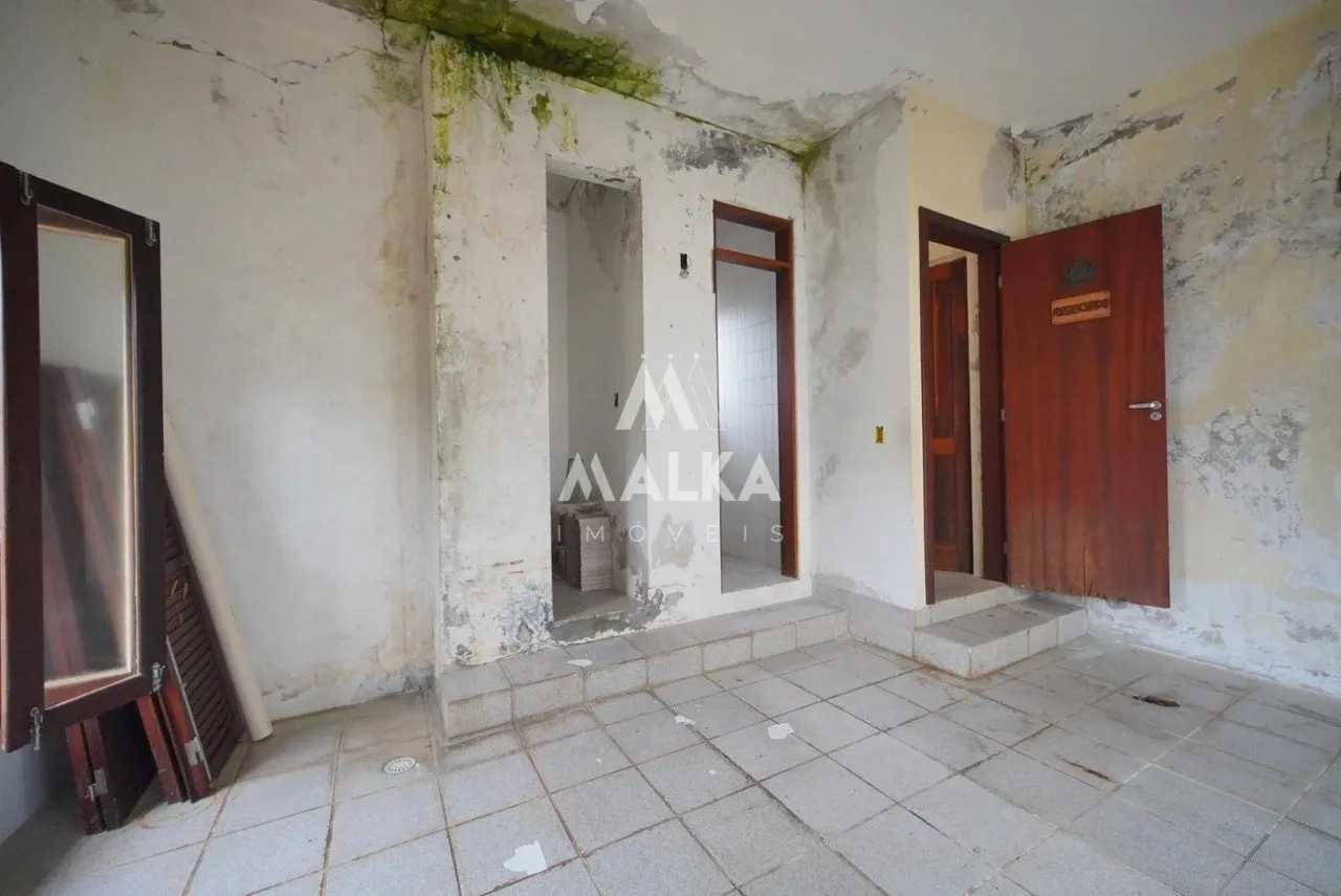 180 m² house with a mountain view and a home office — photo 39