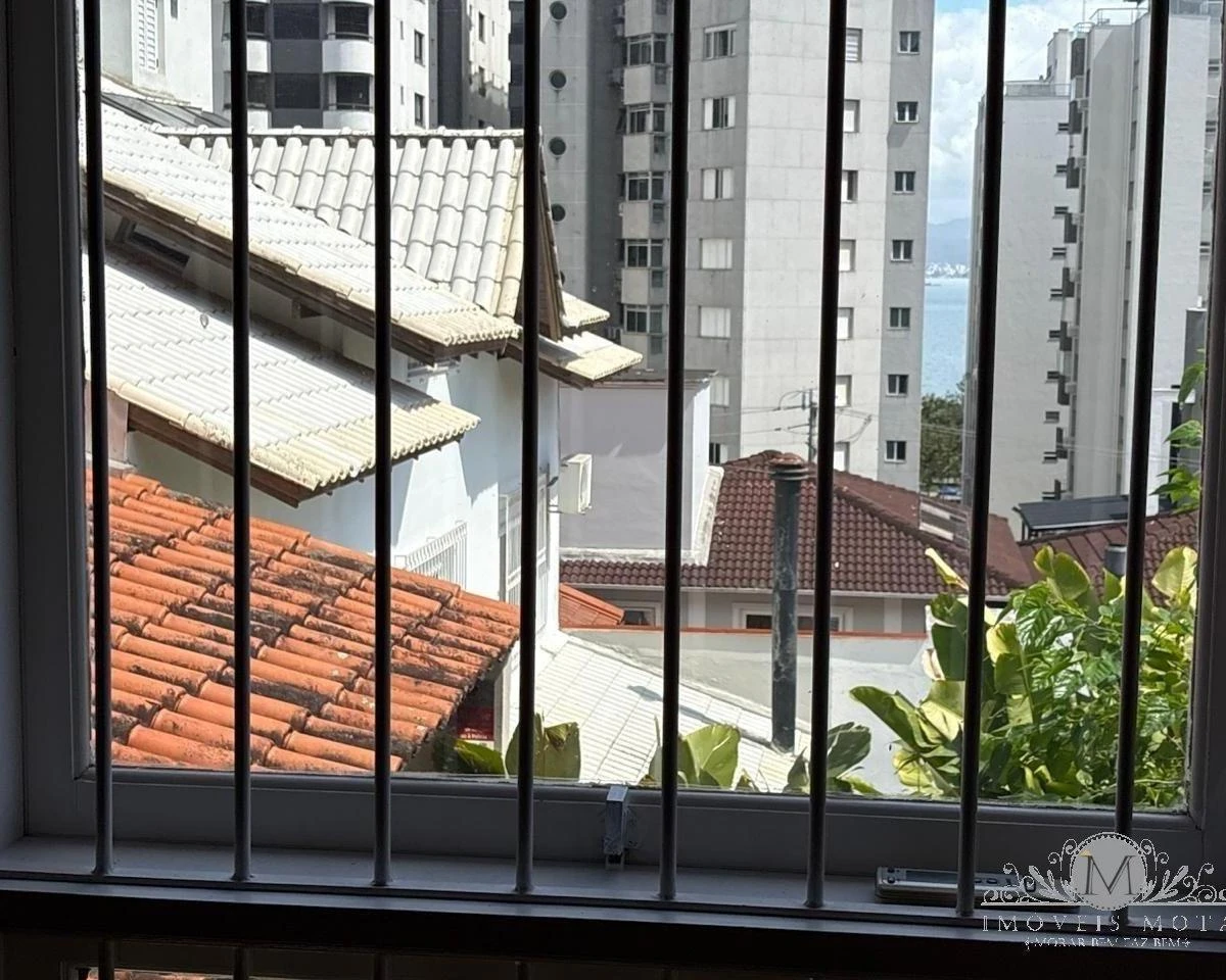 Casa de 273 m² con balcón gourmet y espacio de home office — photo 17