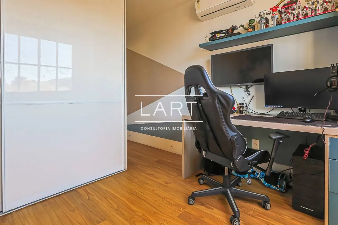 Furnished 4-bedroom apartment with open-plan kitchen — photo 25